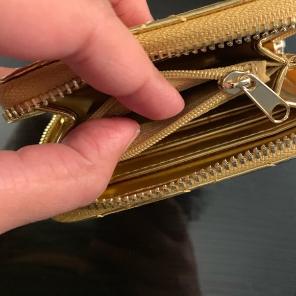 Mini Gold Wallet - Picture 6 of 7